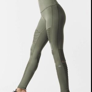 Alo Yoga Moto Legging
